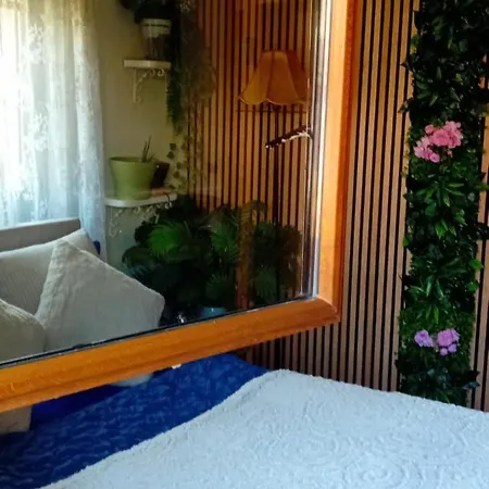 Lovely In Rose Resort, בית אירוח *