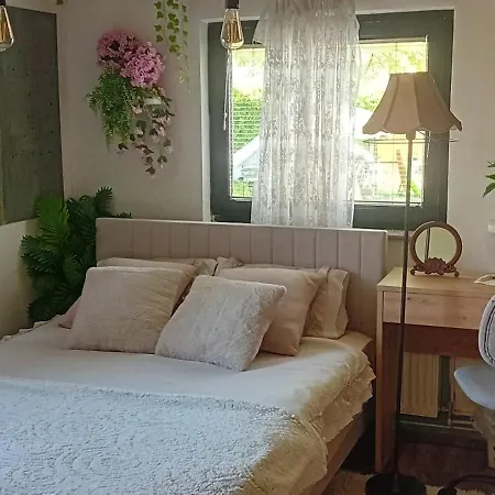 Lovely In Rose Resort, לובליאנה