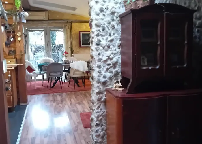 Lovely In Rose Resort, ホームステイ